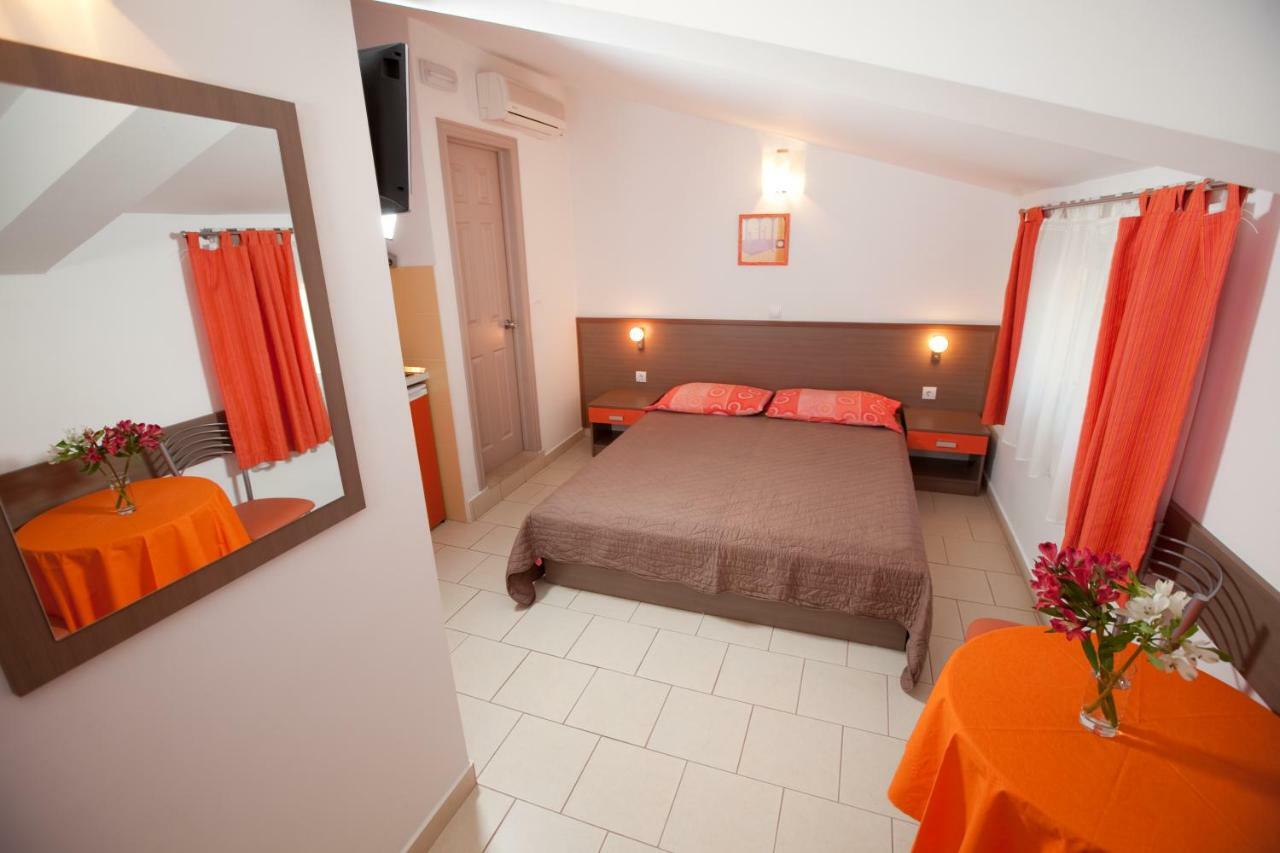 Apartments Smiljka II Tučepi Extérieur photo